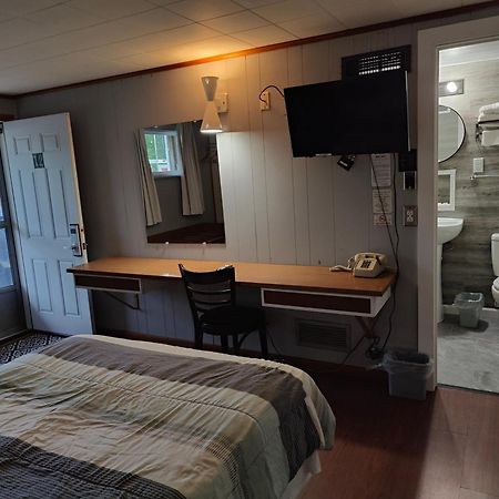 Melody Motor Lodge Connellsville 外观 照片